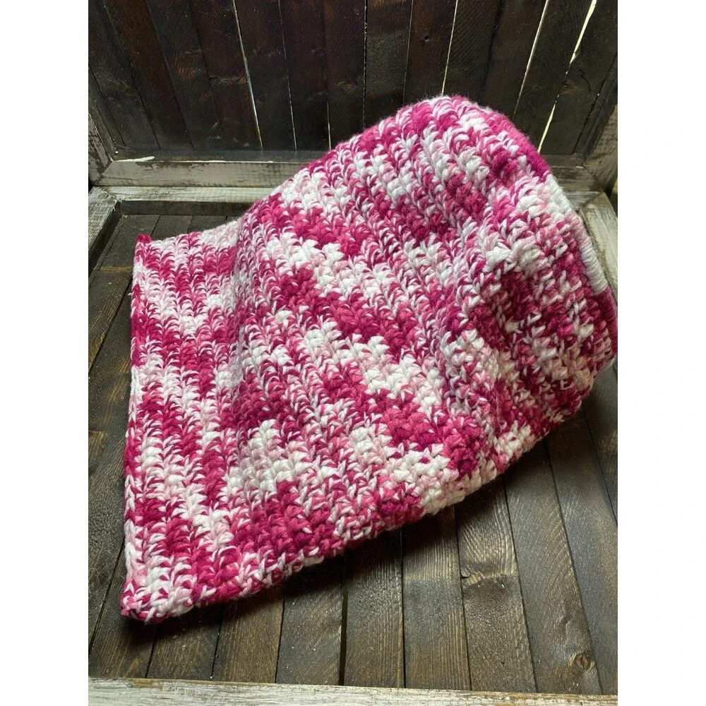 Handmade Crochet Pink/White Cat Cave Cat Bed Hideaway Warm Snuggle Cave L